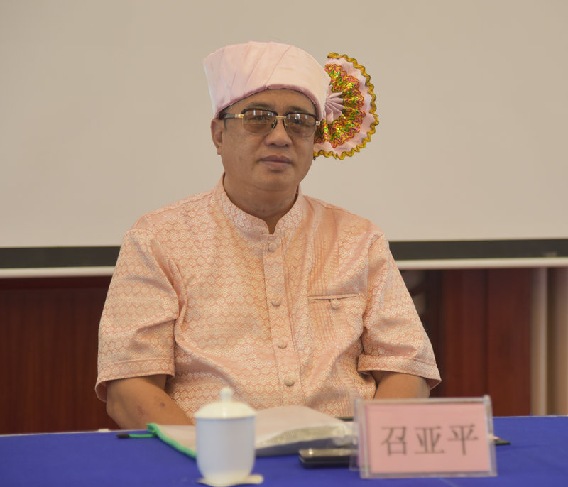 州总工会举行召存信同志先进事迹报告会